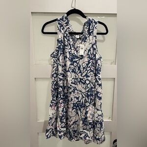 GAP Women's Navy and White Floral Blouse